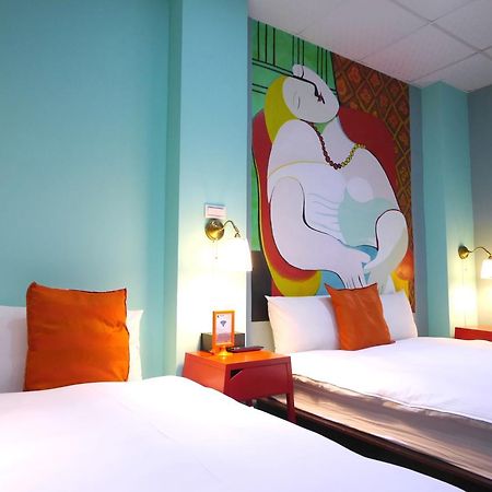 Luca Hotel Taichung Exterior photo