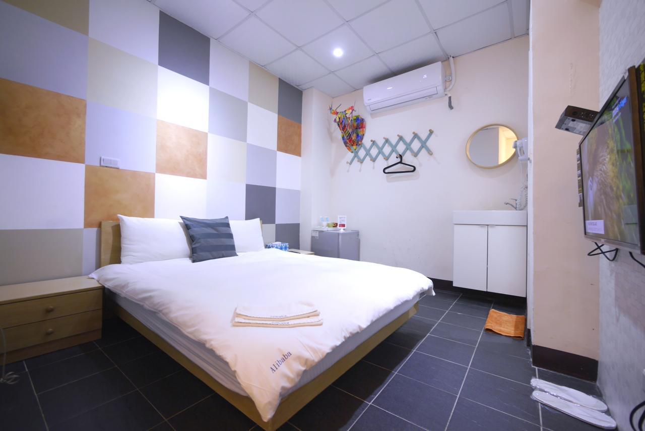 Luca Hotel Taichung Exterior photo