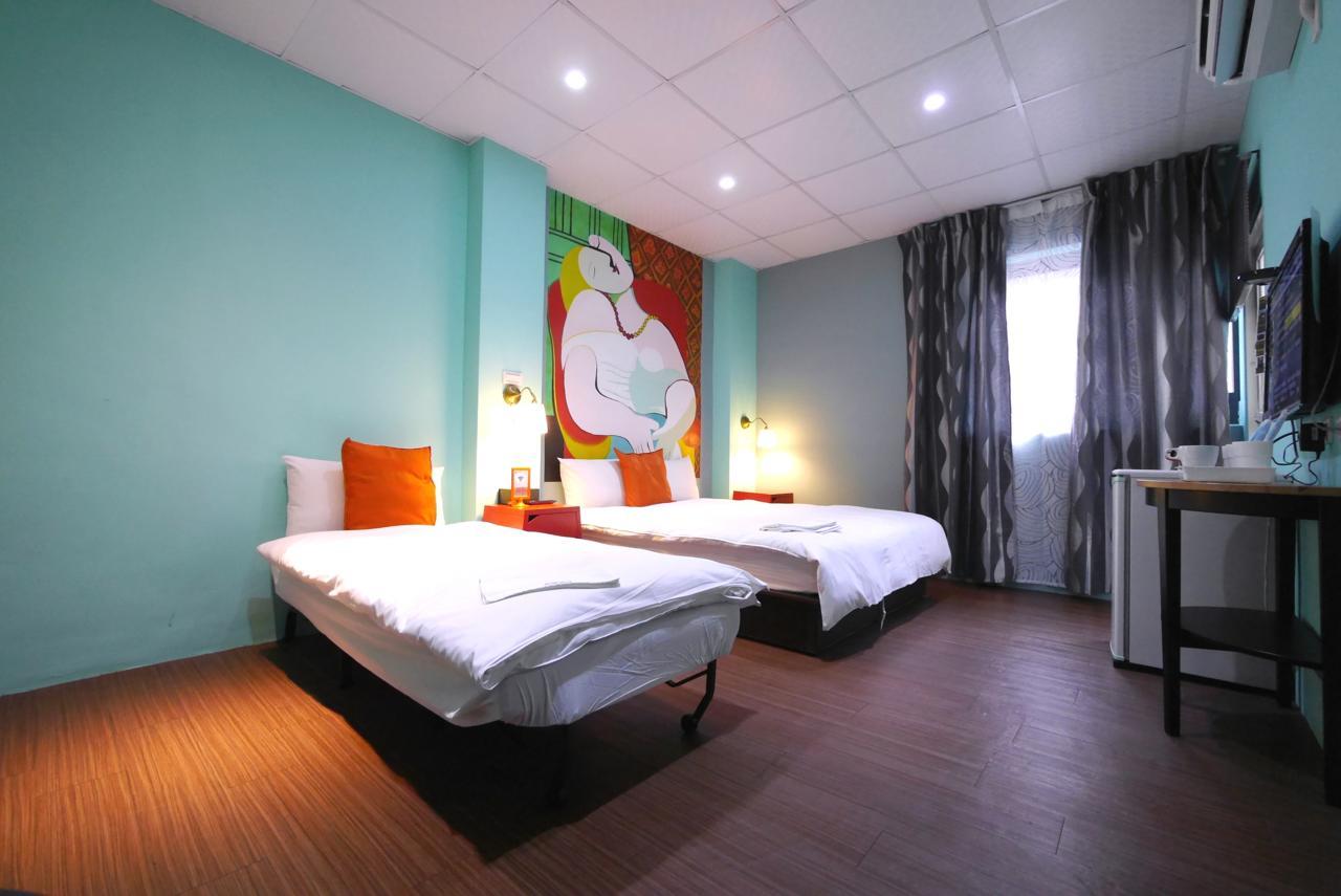 Luca Hotel Taichung Exterior photo